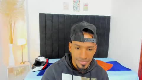 Snapshot of anthoy_wayans chatting on October 30, 12:56 am online show from October 30, 12:56 am