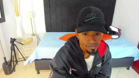 Snapshot of anthoy_wayans chatting on November 5, 1:05 am online show from November 5, 1:05 am