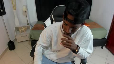 Snapshot of anthoy_wayans chatting on November 8, 12:44 am online show from November 8, 12:44 am