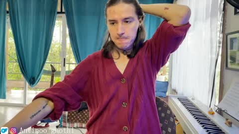 Snapshot of antinoo_gnothi chatting on December 4, 3:21 pm Antinoo Gnothi online show from December 4, 3:21 pm