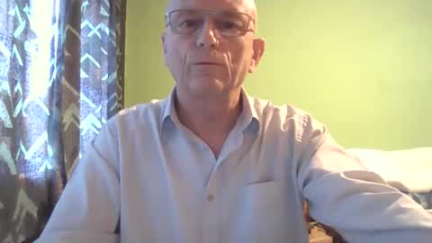 Snapshot of antmatt2025 chatting on September 16, 5:14 pm antmatt2025 online show from September 16, 5:14 pm