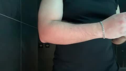 Snapshot of anton_smotri chatting on June 9, 9:43 am anton_smotri online show from June 9, 9:43 am