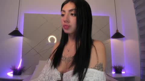 Snapshot of antonella__rouse chatting on May 11, 10:40 pm Antonella online show from May 11, 10:40 pm