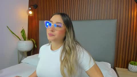 Snapshot of antonella_cutie_ chatting on January 6, 1:52 pm A N T O N E L L A online show from January 6, 1:52 pm
