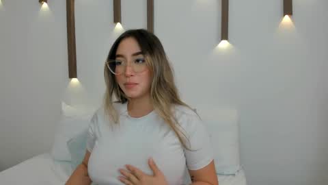 Snapshot of antonella_cutie_ chatting on January 25, 3:09 pm A N T O N E L L A online show from January 25, 3:09 pm
