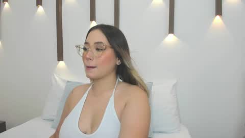 Snapshot of antonella_cutie_ chatting on February 6, 12:05 pm A N T O N E L L A online show from February 6, 12:05 pm
