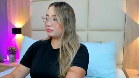 Snapshot of antonella_cutie_ chatting on October 20, 12:38 pm A N T O N E L L A online show from October 20, 12:38 pm