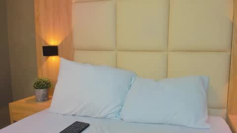 A N T O N E L L A  online show from December 19, 12:12 pm