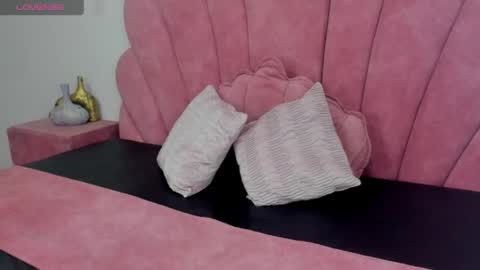 Snapshot of antonella_foxxxx chatting on April 15, 12:12 pm antonella_foxxxx online show from April 15, 12:12 pm
