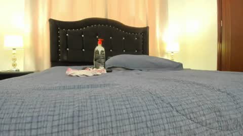 Snapshot of antonella_heinz_ chatting on July 10, 6:54 pm Antonella online show from July 10, 6:54 pm