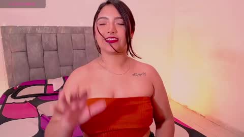 Snapshot of antonella_hot_x chatting on May 13, 12:52 am Antonella online show from May 13, 12:52 am
