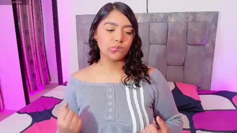 Snapshot of antonella_hot_x chatting on June 30, 11:06 pm Antonella online show from June 30, 11:06 pm
