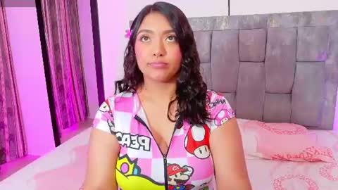 Snapshot of antonella_hot_x chatting on July 9, 12:58 am Antonella online show from July 9, 12:58 am