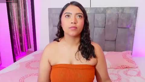 Snapshot of antonella_hot_x chatting on July 10, 10:56 pm Antonella online show from July 10, 10:56 pm