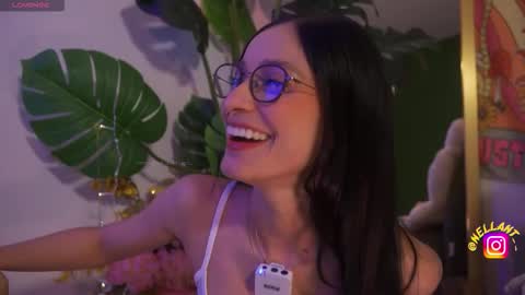 Nell. online show from January 13, 1:44 am