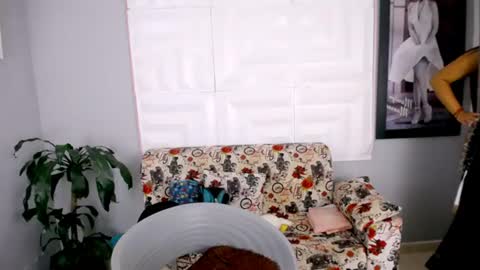 Snapshot of antonella_mcry chatting on June 12, 3:05 am antonella online show from June 12, 3:05 am