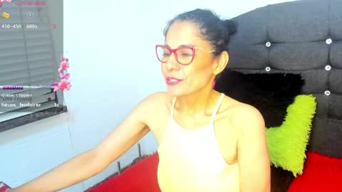 Snapshot of antonella_rizzo01 chatting on June 3, 12:57 am antonella_rizzo01 online show from June 3, 12:57 am