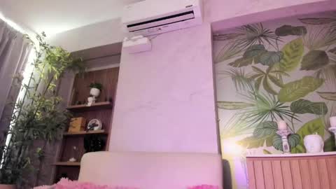 Snapshot of antonella_rossi24 chatting on May 22, 8:47 pm Antonella Rossi online show from May 22, 8:47 pm