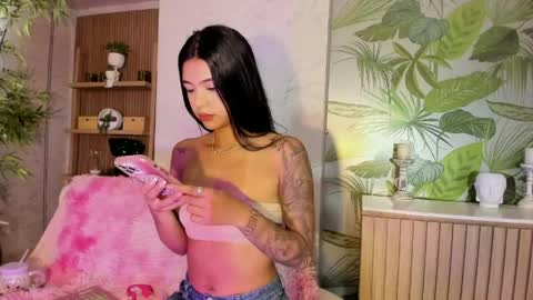 Snapshot of antonella_rossi24 chatting on May 24, 2:11 pm Antonella Rossi online show from May 24, 2:11 pm