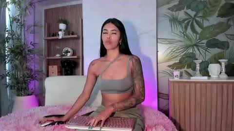 Snapshot of antonella_rossi24 chatting on June 29, 8:31 pm Antonella Rossi online show from June 29, 8:31 pm