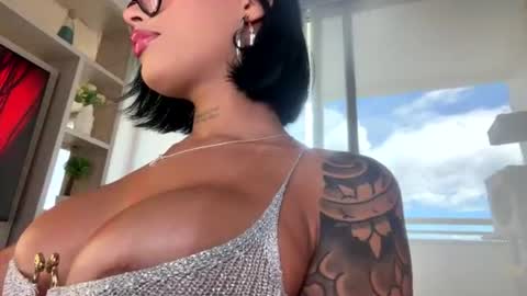 Snapshot of antonella_silva chatting on June 28, 6:36 pm Anto online show from June 28, 6:36 pm