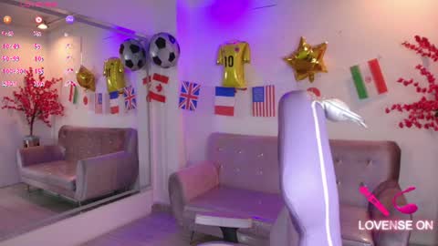 Snapshot of antonella_wiild chatting on July 8, 3:44 am Antonella online show from July 8, 3:44 am