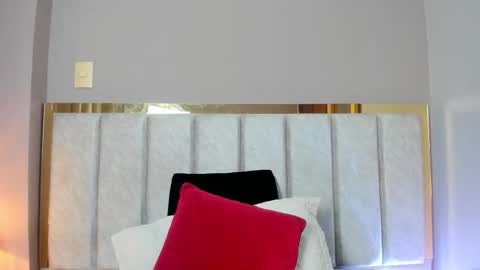 Snapshot of antonellahall_ chatting on November 28, 12:08 pm AntonellaHall online show from November 28, 12:08 pm