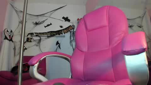 ANTONELLA online show from October 25, 10:15 pm