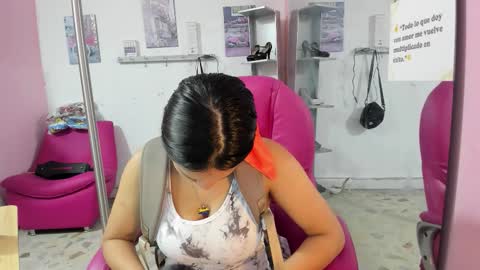 Snapshot of antonellakling_ chatting on January 14, 12:00 pm ANTONELLA online show from January 14, 12:00 pm
