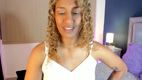 Snapshot of antonellaparker chatting on December 28, 5:46 pm Sarah online show from December 28, 5:46 pm