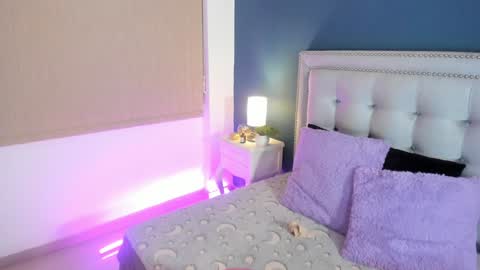 Snapshot of antonellaparker chatting on January 23, 3:22 pm Sarah online show from January 23, 3:22 pm