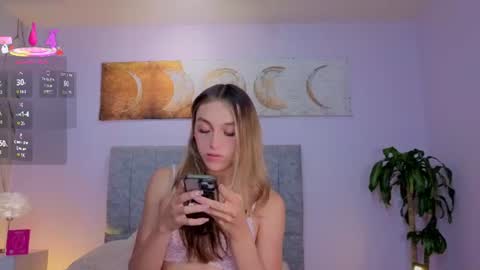 Snapshot of antonellastar24_ chatting on July 3, 8:37 pm Antonella online show from July 3, 8:37 pm