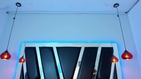 A N T O N E L L E  online show from February 21, 11:33 am