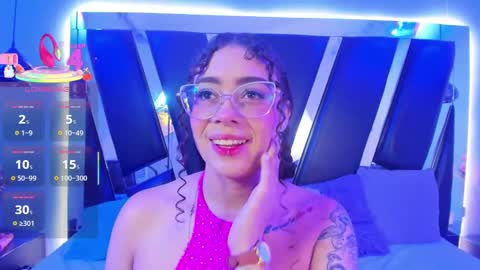 A N T O N E L L E  online show from October 4, 9:40 am