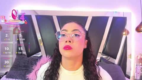 A N T O N E L L E  online show from October 7, 11:29 am