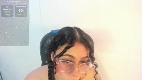 A N T O N E L L E  online show from November 30, 11:25 am