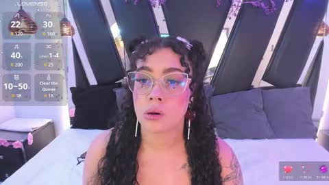 A N T O N E L L E  online show from January 14, 11:27 am