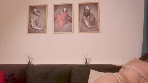 Snapshot of antonia1313 chatting on March 5, 9:49 am Antonia online show from March 5, 9:49 am