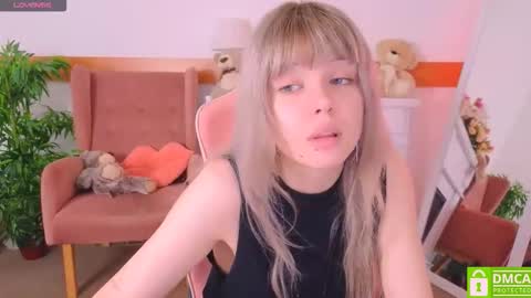 Snapshot of antonia_ferrero chatting on November 23, 7:30 am antonia_ferrero online show from November 23, 7:30 am