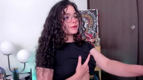 Antonia online show from December 7, 3:25 am