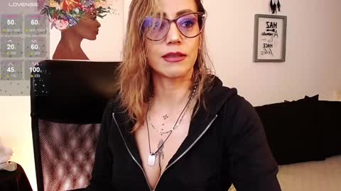 Snapshot of antoniavillamizar chatting on December 15, 9:45 am Anto online show from December 15, 9:45 am