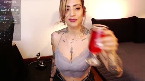 Snapshot of antoniavillamizar chatting on December 17, 1:05 pm Anto online show from December 17, 1:05 pm