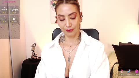 Snapshot of antoniavillamizar chatting on February 4, 10:21 am Anto online show from February 4, 10:21 am