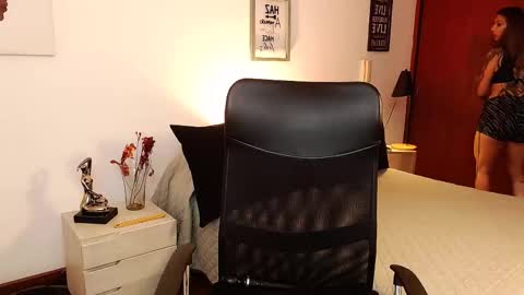 Snapshot of antoniavillamizar chatting on October 5, 11:19 am Anto online show from October 5, 11:19 am