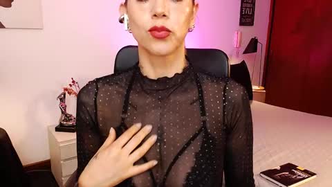 Snapshot of antoniavillamizar chatting on October 11, 10:25 am Anto online show from October 11, 10:25 am