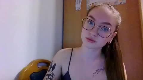 Snapshot of antonina25440 chatting on October 29, 8:32 pm antonina25440 online show from October 29, 8:32 pm