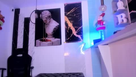 Snapshot of antoniomancinin chatting on December 18, 5:59 am brendan and stiiven online show from December 18, 5:59 am