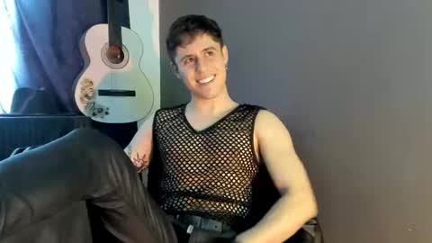 antonnello_ online show from November 19, 4:29 pm