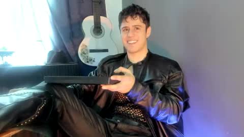 antonnello_ online show from November 28, 4:09 pm