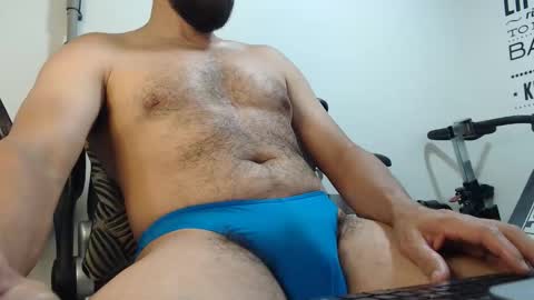 Snapshot of antony_36 chatting on December 1, 10:59 pm antony online show from December 1, 10:59 pm